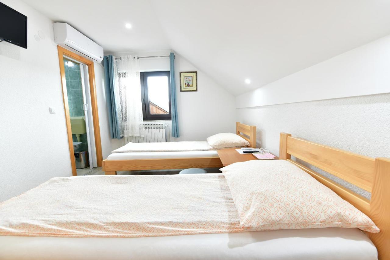 House Marinic Hotel Grabovac Kültér fotó