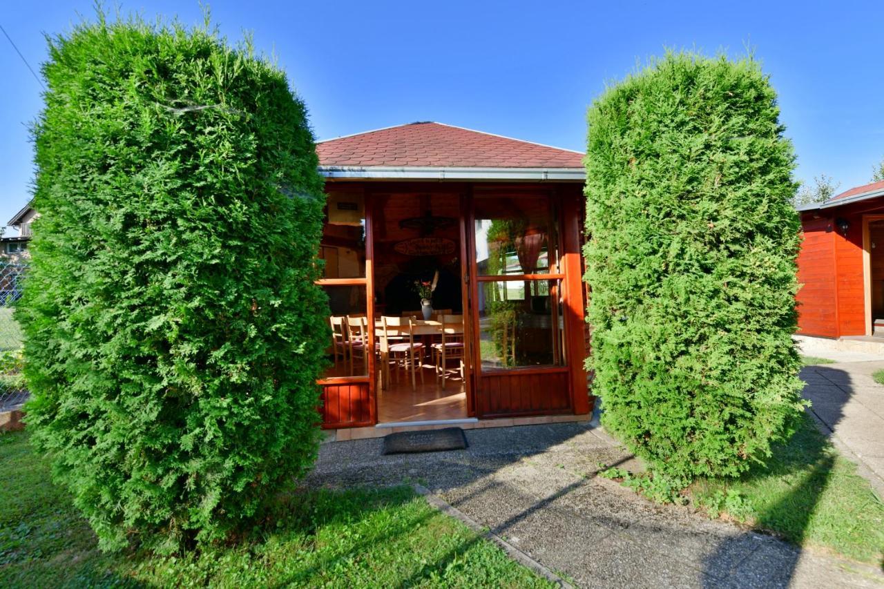House Marinic Hotel Grabovac Kültér fotó